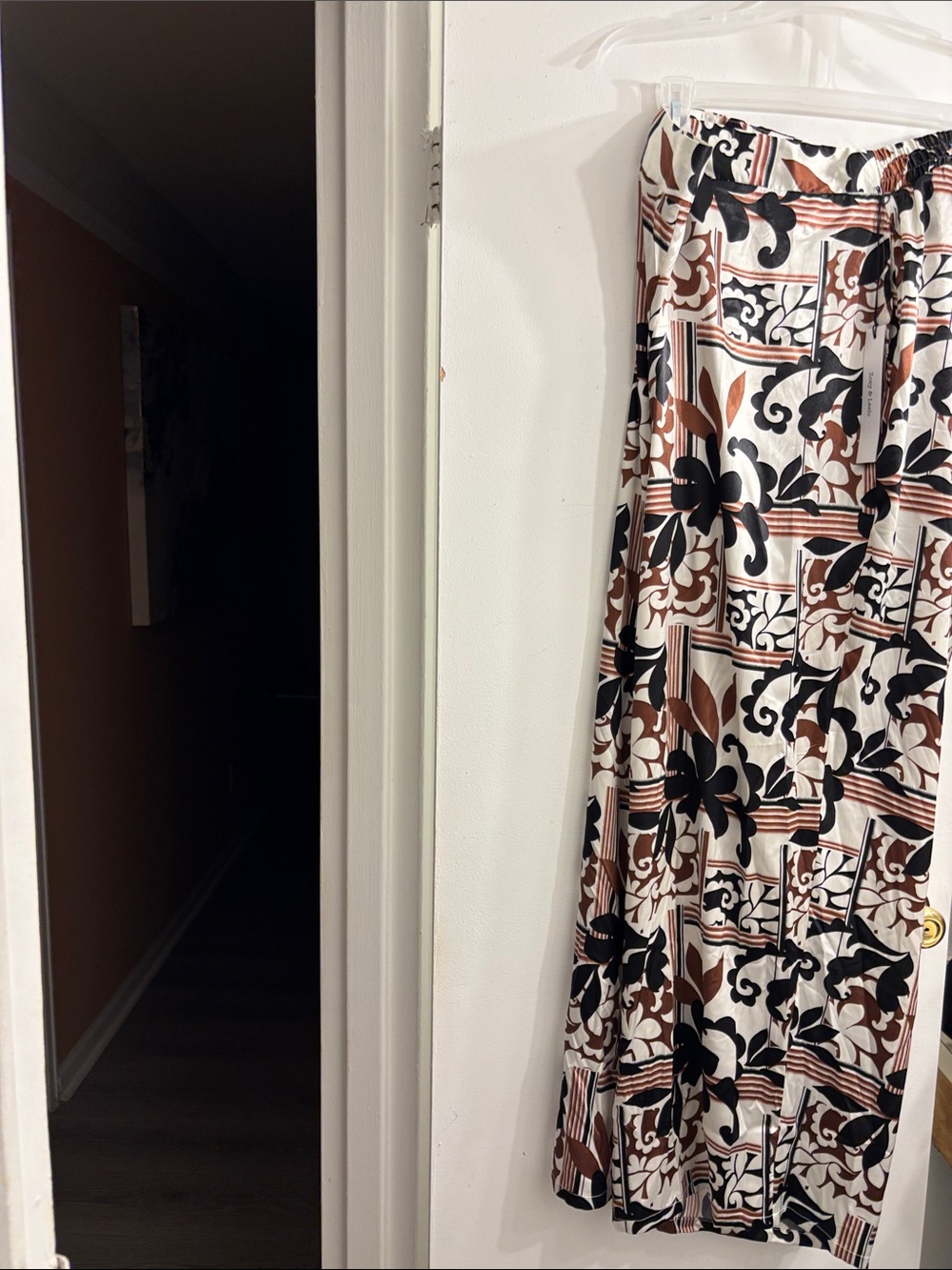 Wide-Leg Tile Floral Pants in Black & Brown
